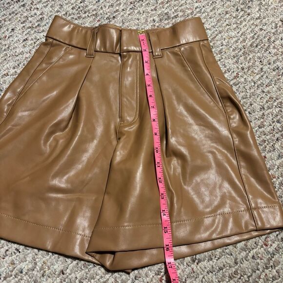Abercrombie & Fitch 90's Tailored Vegan Leather 6" Shorts - Caramel- Size XS - Picture 6 of 9
